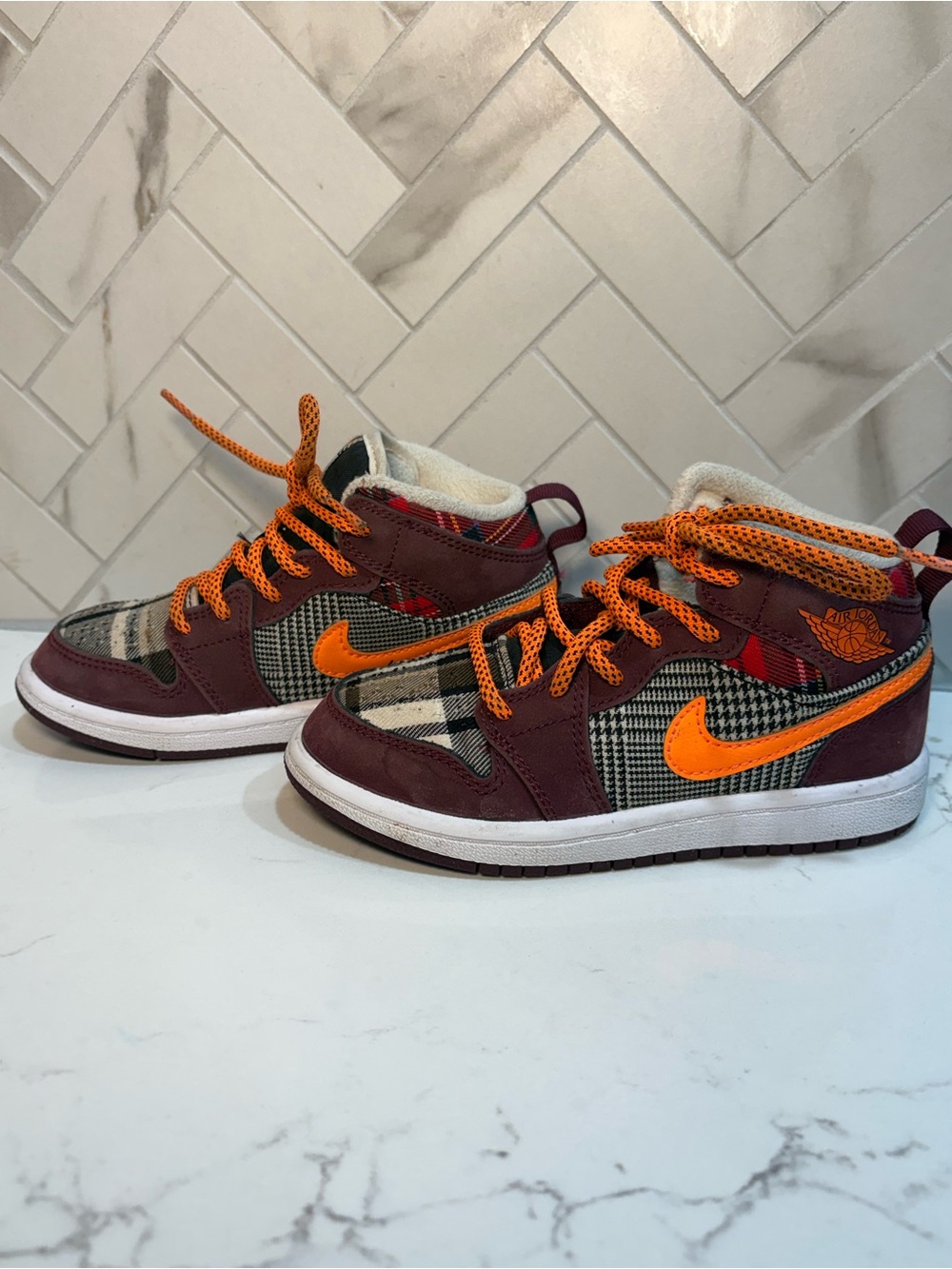 Nike Air Jordan 1 Mid SE (GS) 'Night Maroon Black Plaid' Kid’s Shoes 11C